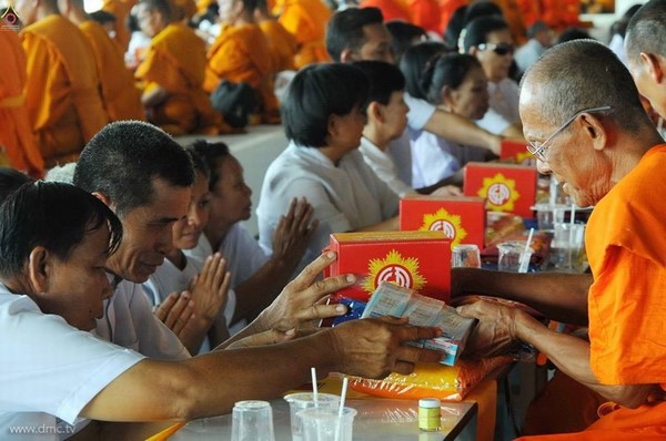 Thái Lan: Chùm ảnh Sự kiện Ngày Trái Đất tổ chức tại Tu viện viện Wat Phra Dhammakaya, Bangkok