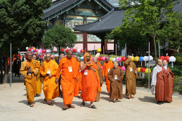 Hàn Quốc: chư tôn đức Tăng già 20 nước trên thế giới viếng thăm Tổ đình Bongeunsa hơn nghìn năm tuổi