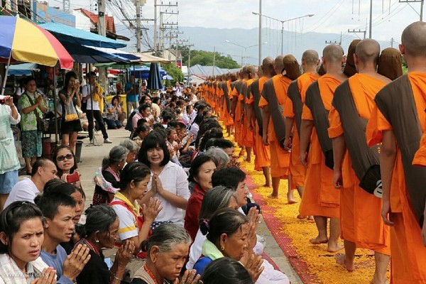 Thái Lan: Chùm ảnh Lễ cung nghinh Xá lợi và đón rước tại ngôi Cổ tự Wat Chedi Luang