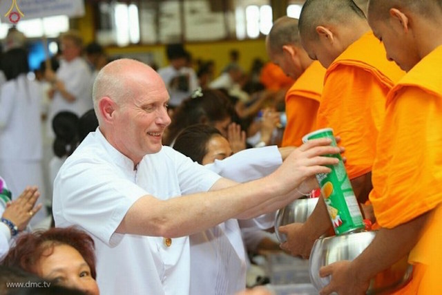 Đức Quốc: Chùm ảnh Lễ Loknimit Okpattsima tại chùa  Wat Phra Dhammakaya, bang Bavaria