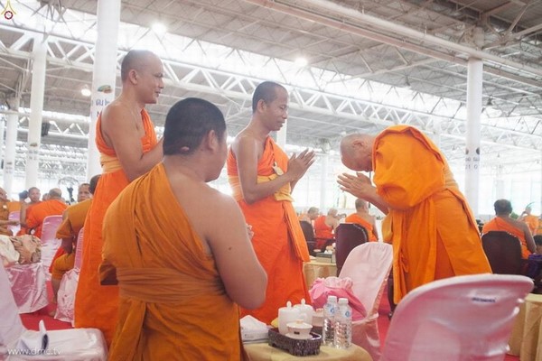 Thái Lan: Chùm ảnh Sự kiện Ngày Trái Đất tổ chức tại Tu viện viện Wat Phra Dhammakaya, Bangkok