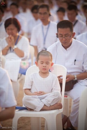 Thái Lan: Chùm ảnh Sự kiện Ngày Trái Đất tổ chức tại Tu viện viện Wat Phra Dhammakaya, Bangkok