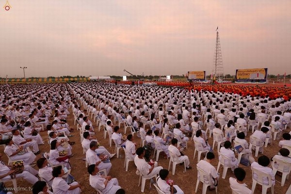 Thái Lan: Chùm ảnh Sự kiện Ngày Trái Đất tổ chức tại Tu viện viện Wat Phra Dhammakaya, Bangkok