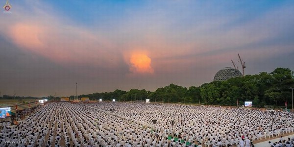 Thái Lan: Chùm ảnh Sự kiện Ngày Trái Đất tổ chức tại Tu viện viện Wat Phra Dhammakaya, Bangkok