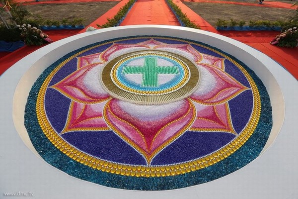 Thái Lan: Chùm ảnh Sự kiện Ngày Trái Đất tổ chức tại Tu viện viện Wat Phra Dhammakaya, Bangkok