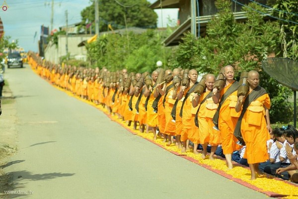 Thái Lan: Chùm ảnh Lễ cung nghinh Xá lợi và đón rước tại ngôi Cổ tự Wat Chedi Luang