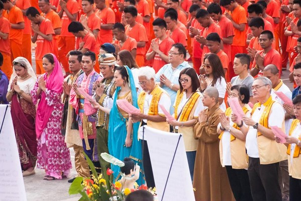 Philippines: Chùm ảnh Kính mừng Phật đản PL. 2559 tại nhà tù Cebu