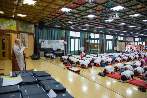 Hàn Quốc: Chùm ảnh Đàn truyền giới cho 300 giới tử sinh viên tại Phụng Ân Tự