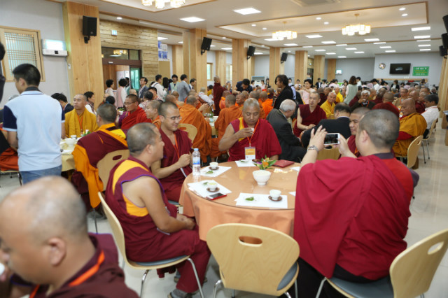 Hàn Quốc: chư tôn đức Tăng già 20 nước trên thế giới viếng thăm Tổ đình Bongeunsa hơn nghìn năm tuổi