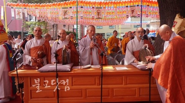 Hàn Quốc: Chùm ảnh Lễ Trai đàn Vô Già Hội hơn 300 nghìn người tham dự
