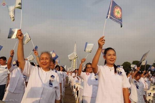 Thái Lan: Chùm ảnh Sự kiện Ngày Trái Đất tổ chức tại Tu viện viện Wat Phra Dhammakaya, Bangkok