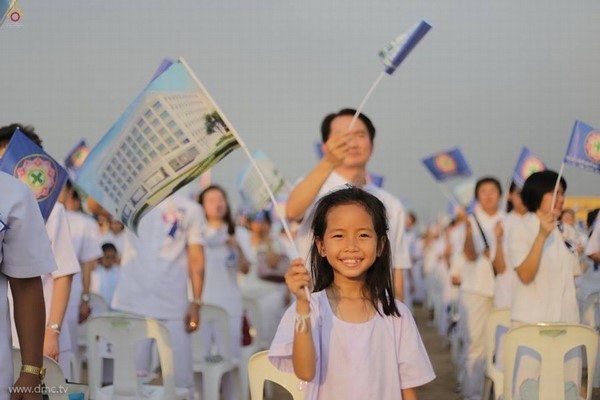 Thái Lan: Chùm ảnh Sự kiện Ngày Trái Đất tổ chức tại Tu viện viện Wat Phra Dhammakaya, Bangkok