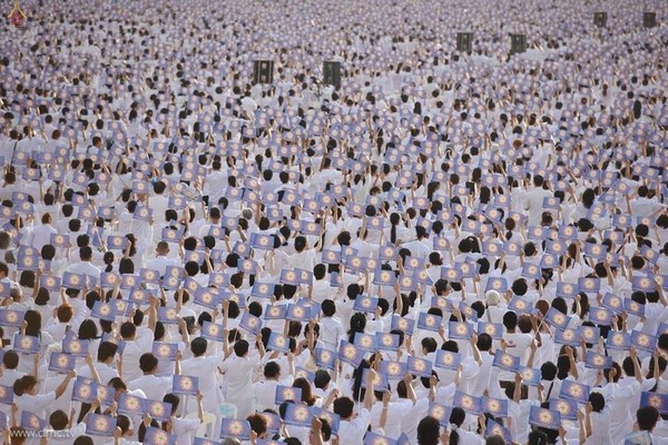 Thái Lan: Chùm ảnh Sự kiện Ngày Trái Đất tổ chức tại Tu viện viện Wat Phra Dhammakaya, Bangkok