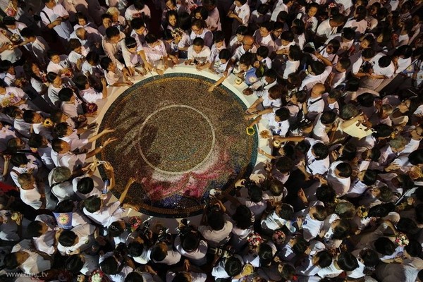 Thái Lan: Chùm ảnh Sự kiện Ngày Trái Đất tổ chức tại Tu viện viện Wat Phra Dhammakaya, Bangkok