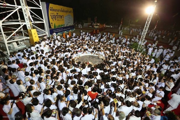 Thái Lan: Chùm ảnh Sự kiện Ngày Trái Đất tổ chức tại Tu viện viện Wat Phra Dhammakaya, Bangkok