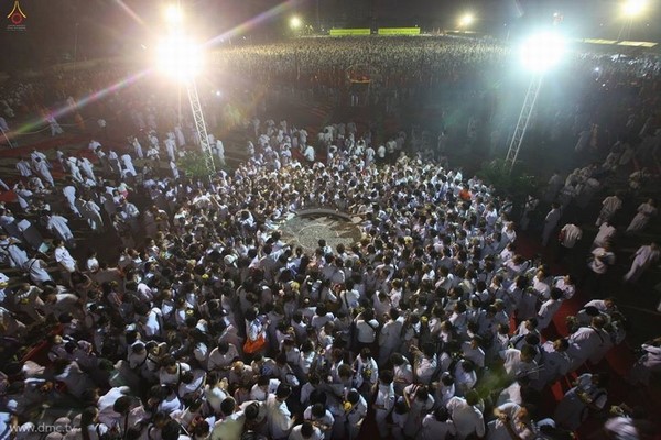 Thái Lan: Chùm ảnh Sự kiện Ngày Trái Đất tổ chức tại Tu viện viện Wat Phra Dhammakaya, Bangkok