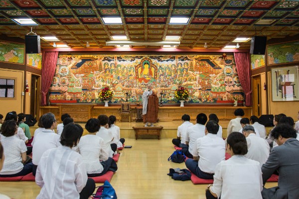 Hàn Quốc: Chùm ảnh Đàn truyền giới cho 300 giới tử sinh viên tại Phụng Ân Tự