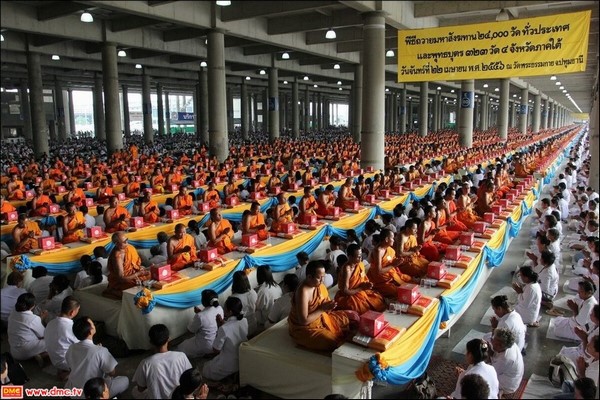 Thái Lan: Chùm ảnh Sự kiện Ngày Trái Đất tổ chức tại Tu viện viện Wat Phra Dhammakaya, Bangkok