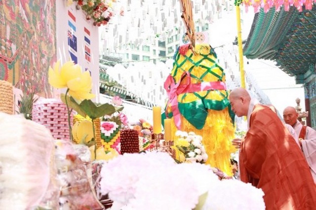 Hàn Quốc: Chùm ảnh Lễ Trai đàn Vô Già Hội hơn 300 nghìn người tham dự