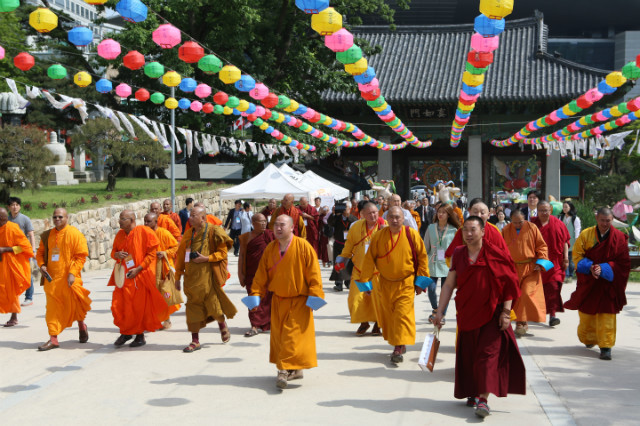Hàn Quốc: chư tôn đức Tăng già 20 nước trên thế giới viếng thăm Tổ đình Bongeunsa hơn nghìn năm tuổi