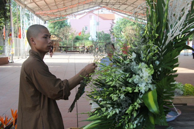 Thái Bình: Công tác chuẩn bị Phật đản tại chùa Từ Xuyên