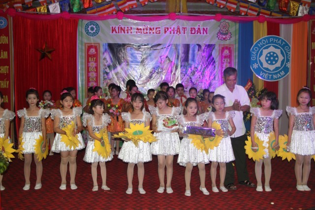 Thái Bình: Một số chùa tổ chức Đại lễ Phật đản PL.2559 - DL.2015