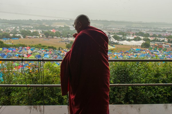 Vương quốc Anh: Chùm ảnh Đức Đạt Lai Lạt Ma tại Liên hoan Glastonbury