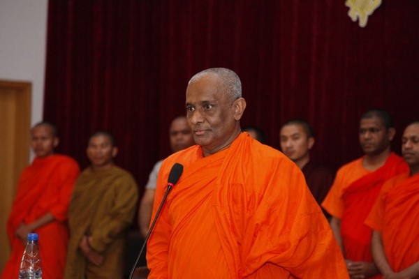 Trưởng lão trung tâm thiền Dhamma Siri giao lưu Tứ Tổ Tự, Hồ Bắc, Trung Quốc