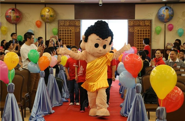 Hồng Kông: Lễ Phật đản chân dung và tấm gương gia đình hạnh phúc