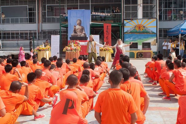 Philippines: Chùm ảnh Kính mừng Phật đản PL. 2559 tại nhà tù Cebu
