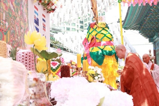 Hàn Quốc: Chùm ảnh Lễ Trai đàn Vô Già Hội hơn 300 nghìn người tham dự