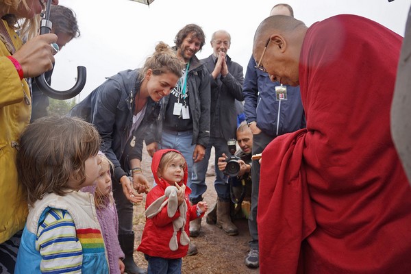 Vương quốc Anh: Chùm ảnh Đức Đạt Lai Lạt Ma tại Liên hoan Glastonbury
