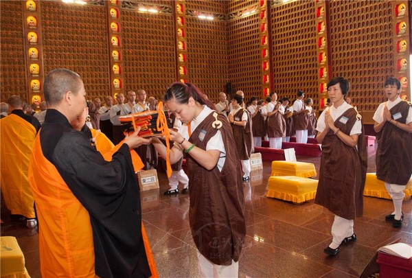 Hoa Kỳ: Phật Quang Tây Lai Tự đăng ký xuất gia ngắn hạn đạt kỷ lục