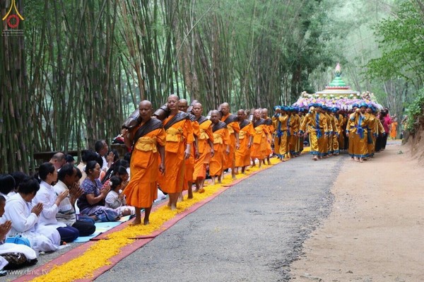 Thái Lan: Chùm ảnh Lễ cung nghinh Xá lợi và đón rước tại ngôi Cổ tự Wat Chedi Luang