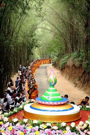 Thái Lan: Chùm ảnh Lễ cung nghinh Xá lợi và đón rước tại ngôi Cổ tự Wat Chedi Luang