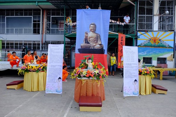 Philippines: Chùm ảnh Kính mừng Phật đản PL. 2559 tại nhà tù Cebu