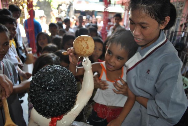 Philippines: Lễ Phật đản tại ngôi Làng chài Barangay