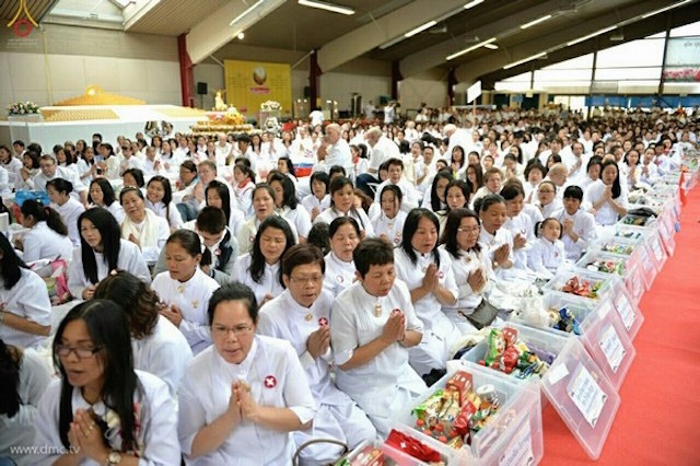 Đức Quốc: Chùm ảnh Lễ Loknimit Okpattsima tại chùa  Wat Phra Dhammakaya, bang Bavaria