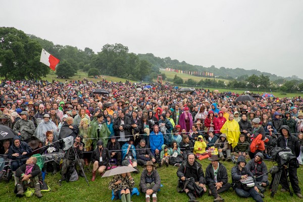 Vương quốc Anh: Chùm ảnh Đức Đạt Lai Lạt Ma tại Liên hoan Glastonbury
