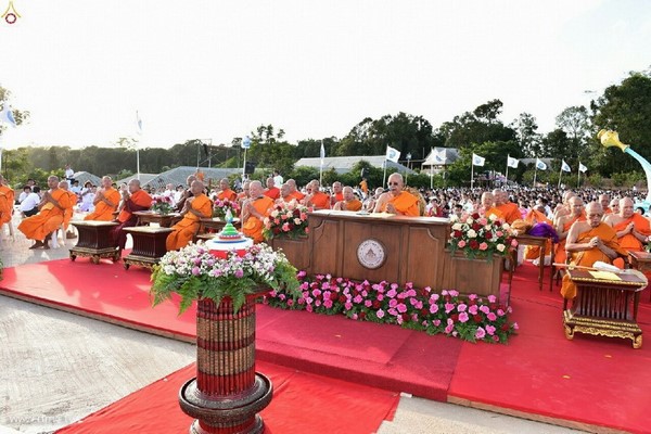 Thái Lan: Chùm ảnh Lễ cung nghinh Xá lợi và đón rước tại ngôi Cổ tự Wat Chedi Luang