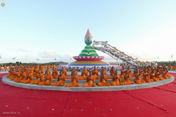 Thái Lan: Chùm ảnh Lễ cung nghinh Xá lợi và đón rước tại ngôi Cổ tự Wat Chedi Luang
