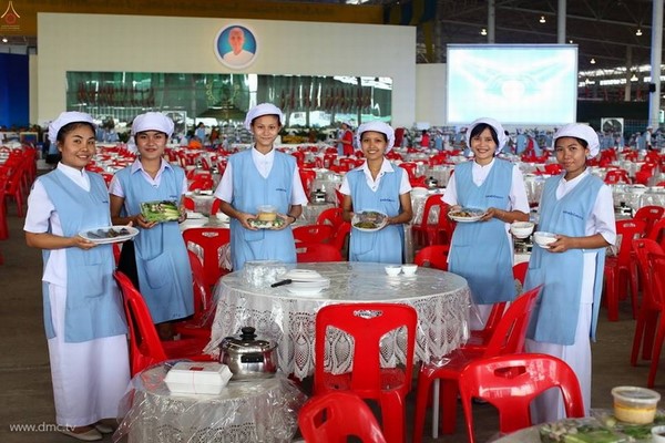 Thái Lan: Chùm ảnh Sự kiện Ngày Trái Đất tổ chức tại Tu viện viện Wat Phra Dhammakaya, Bangkok