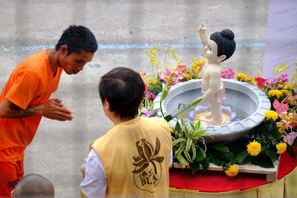 Philippines: Chùm ảnh Kính mừng Phật đản PL. 2559 tại nhà tù Cebu
