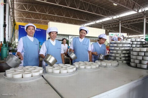 Thái Lan: Chùm ảnh Sự kiện Ngày Trái Đất tổ chức tại Tu viện viện Wat Phra Dhammakaya, Bangkok