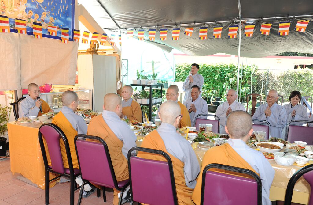 Hoa Kỳ: đại lễ Phật đản muộn nhất tại Tu Viện Huyền Không, San Jose Pl 2559
