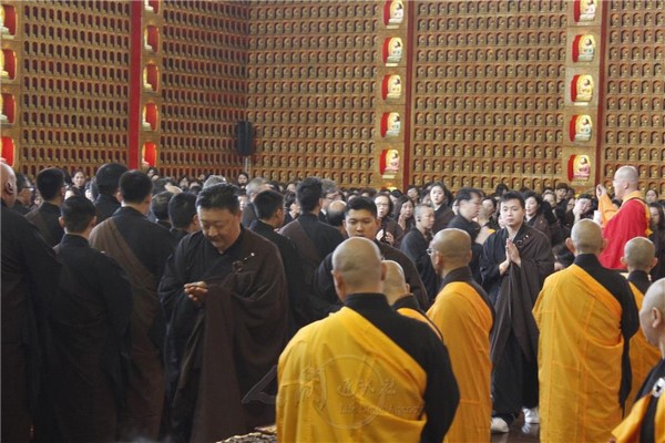 Hoa Kỳ: Nhân dịp kỷ niệm ngày Phật đản, Phật Quang Tây Lai Tự truyền Tam quy Ngũ giới