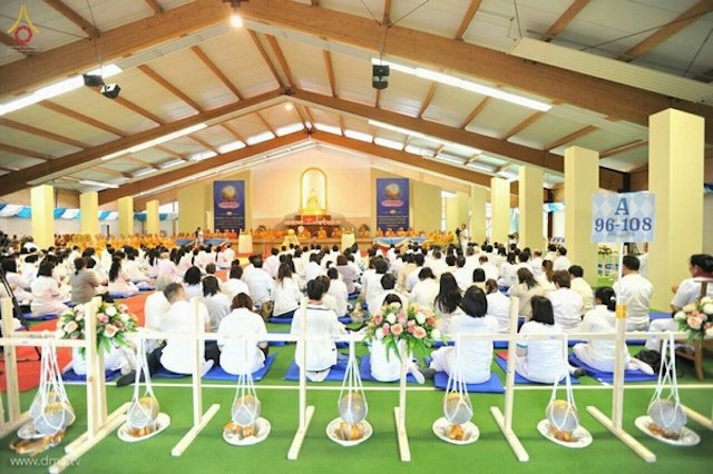 Đức Quốc: Chùm ảnh Lễ Loknimit Okpattsima tại chùa  Wat Phra Dhammakaya, bang Bavaria