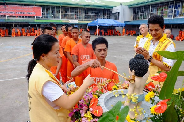 Philippines: Chùm ảnh Kính mừng Phật đản PL. 2559 tại nhà tù Cebu