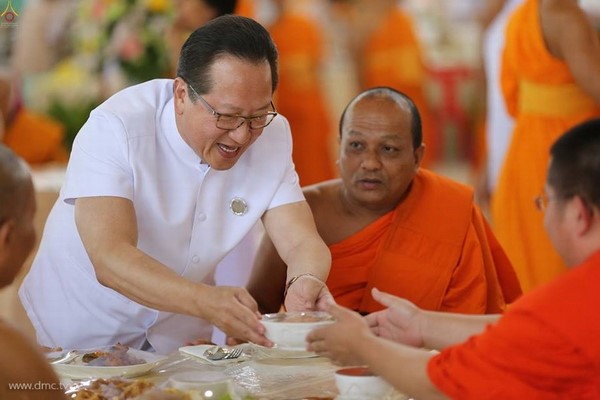 Thái Lan: Chùm ảnh Sự kiện Ngày Trái Đất tổ chức tại Tu viện viện Wat Phra Dhammakaya, Bangkok