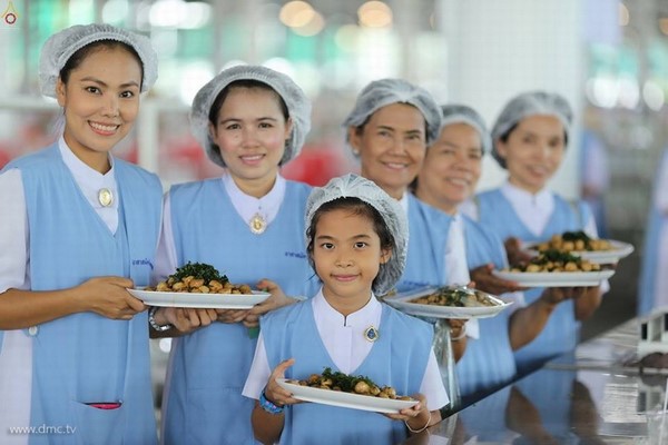 Thái Lan: Chùm ảnh Sự kiện Ngày Trái Đất tổ chức tại Tu viện viện Wat Phra Dhammakaya, Bangkok